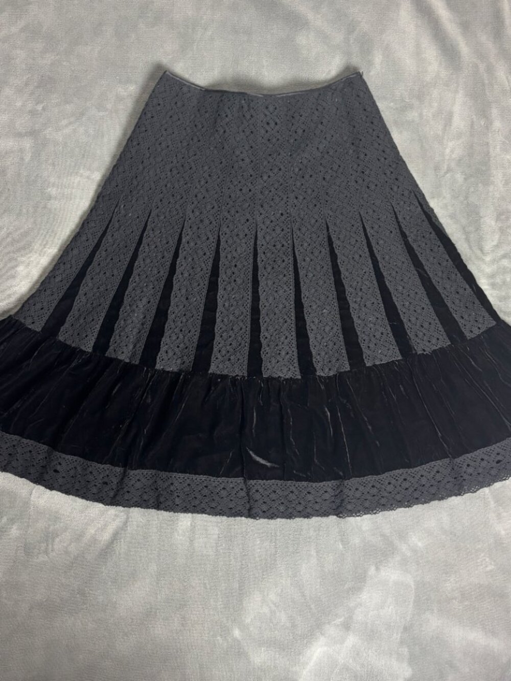 Michael Kors Women’s 8 Black Crochet Velvet Midi Skirt Pleated Boho Whimsigoth